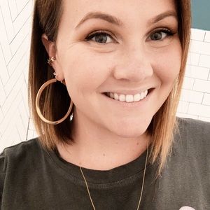 Meet your Posher, Lauren